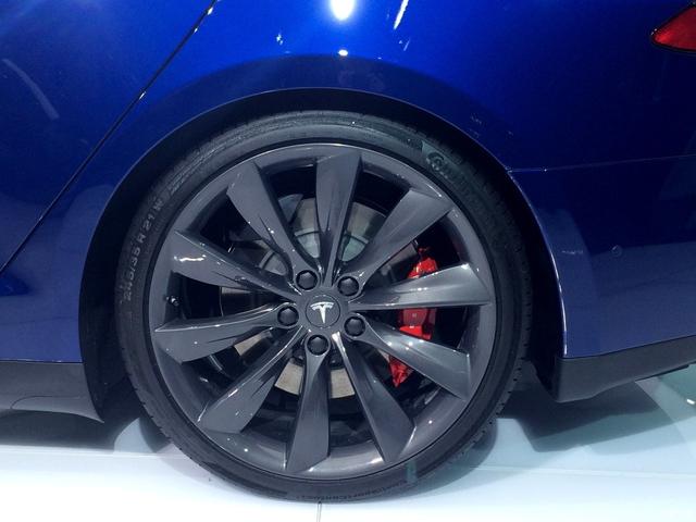 特斯拉MODEL S P90D法兰克福发布 3秒破百