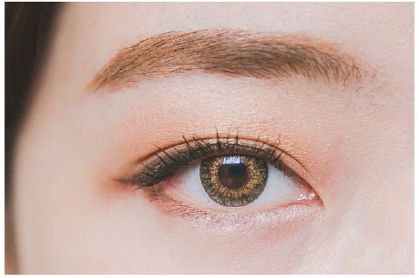 大地色妆容画法