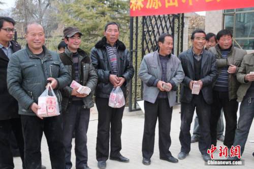 甘肃山村一支书发百万分红现金