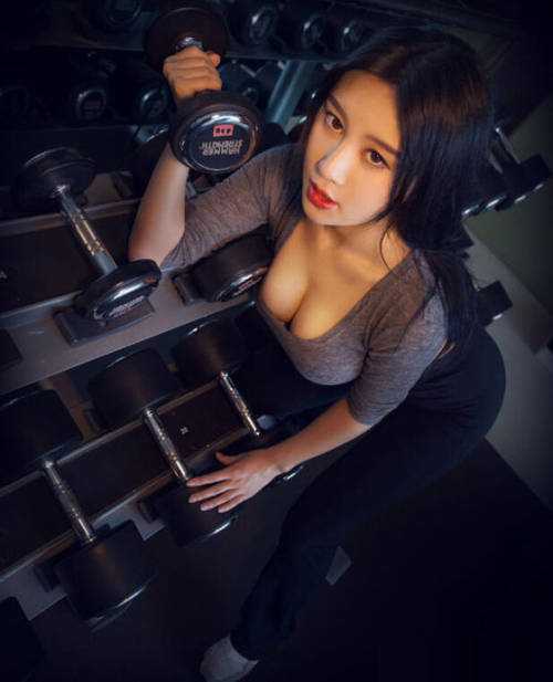中国乳神曝光健身照