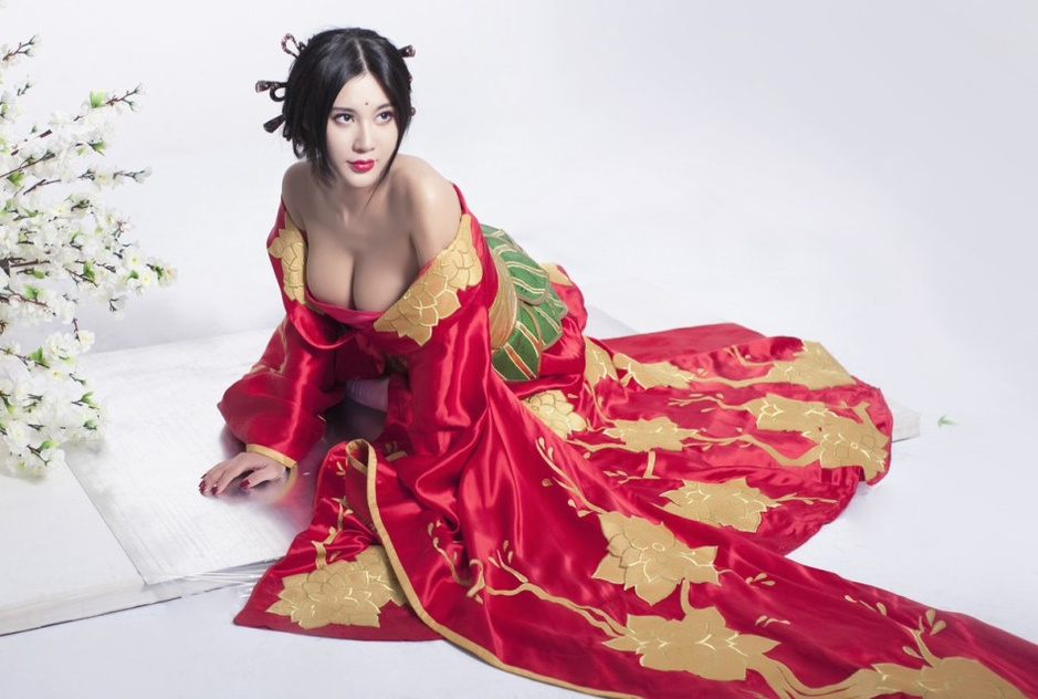 乳神穿越成貂蝉 校花身份受质疑