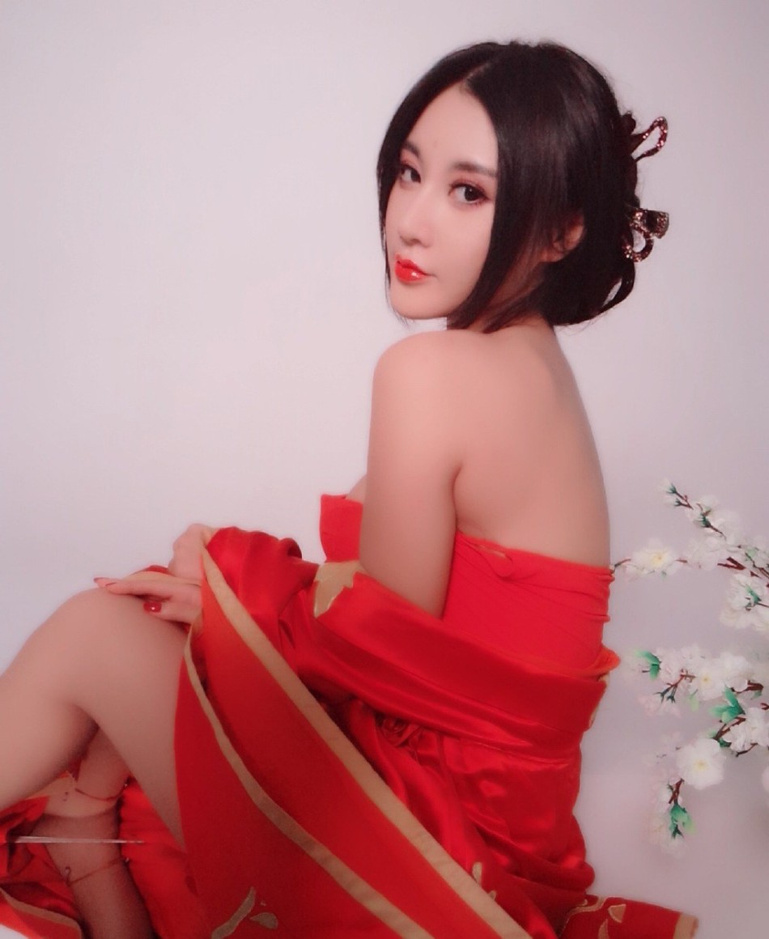 乳神穿越成貂蝉 校花身份受质疑