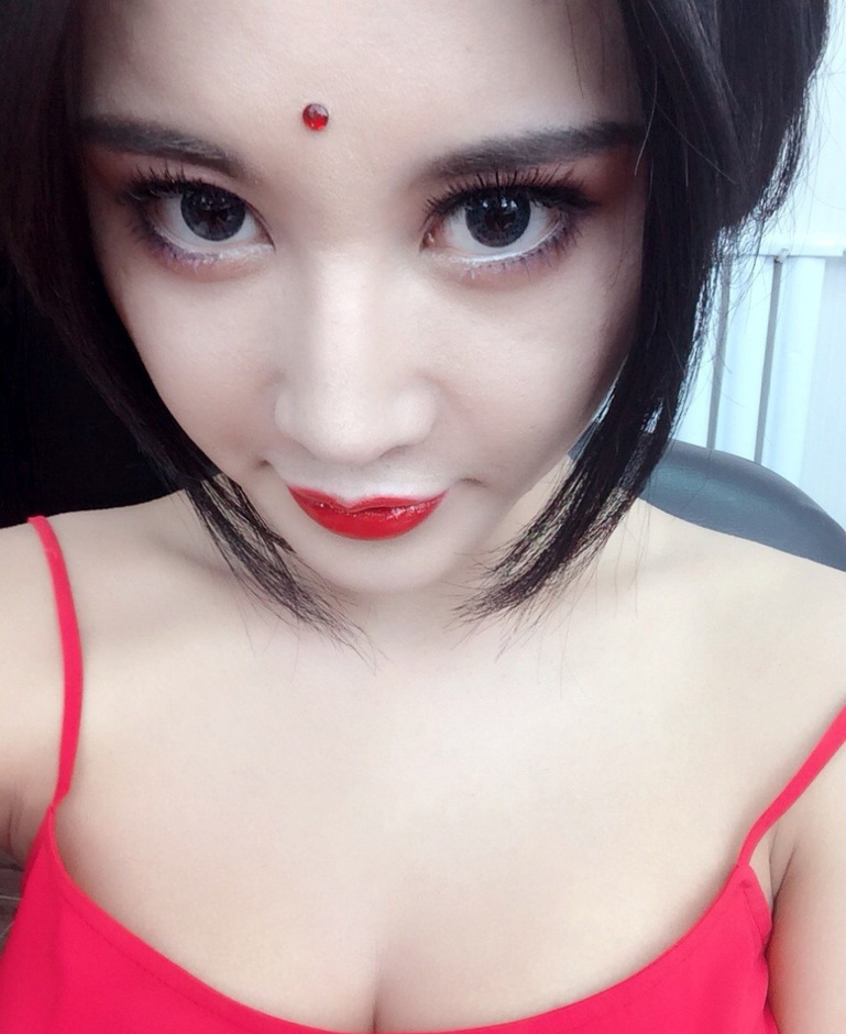 乳神穿越成貂蝉 校花身份受质疑