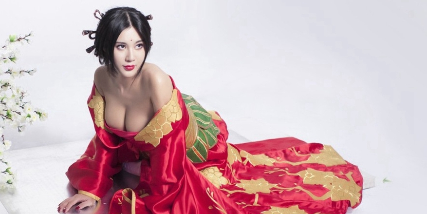 乳神穿越成貂蝉 校花身份受质疑