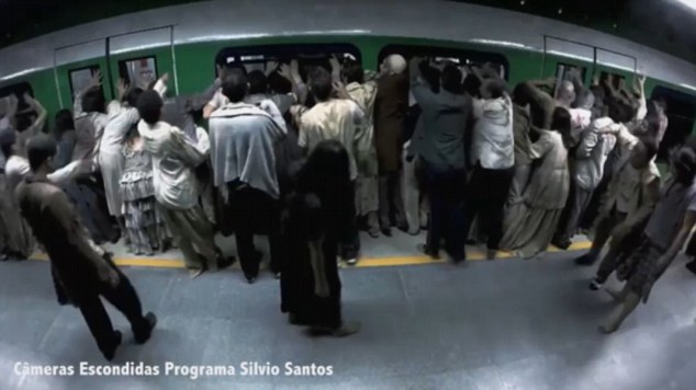 巴西女子遭遇地铁惊魂