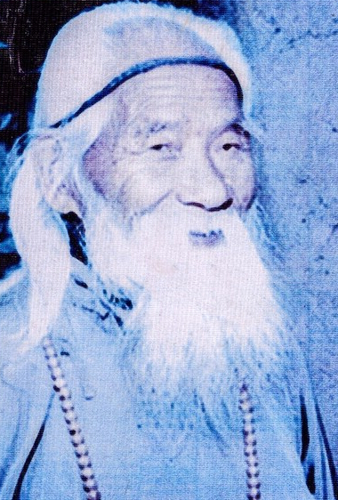 河南102岁高僧圆寂17年肉身不腐