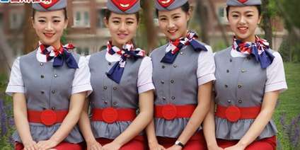 西航两对双胞胎空姐走红