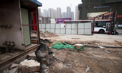 7岁儿童路边变电站撒尿被电击 或被截肢