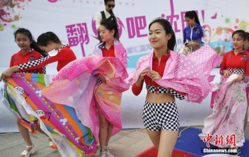 沈阳300男女当场“滚床单”