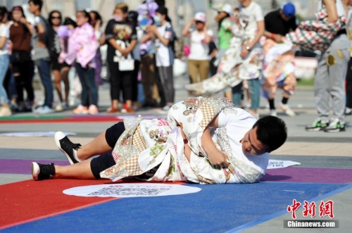 沈阳300男女当场“滚床单”