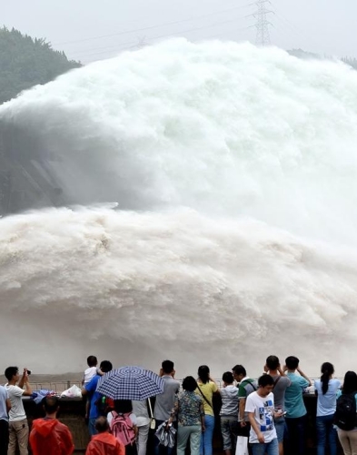 黄河小浪底调水调沙 场面震撼