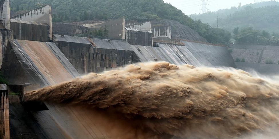 黄河小浪底调水调沙 场面震撼