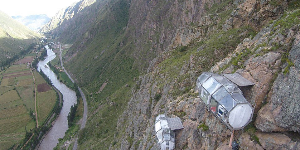秘鲁悬崖建玻璃酒店 悬半空需乘索道