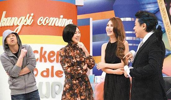 昆凌透露第一次牵手细节曝周董昵称为“周周”