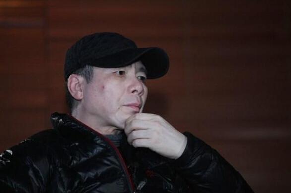 冯小刚反呛《人民日报》：综艺电影尊重人民币