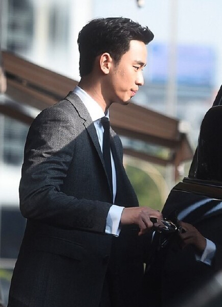 裴勇俊与朴秀珍昨晚举行婚礼