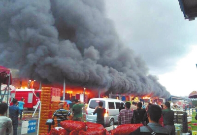 郑州中牟万邦国际农产品物流城水果市场一棚区发生火灾