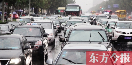 郑州多个路段遭遇拥堵