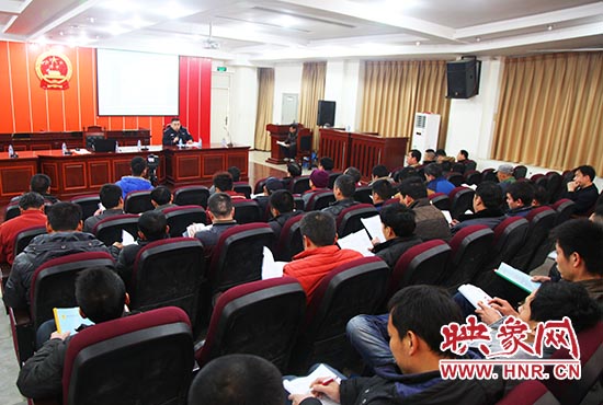 法律知识培训现场。