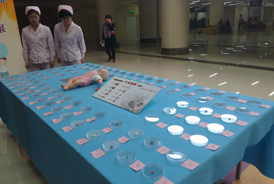 郑州市儿童医院举行的首届儿童气道、食道异物展