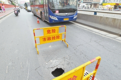 地点：文化路与东风路交叉口西北角