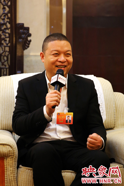 河南政协委员、一加一天然面粉有限公司董事长王刚 河南政协委员、一加一天然面粉有限公司董事长王刚