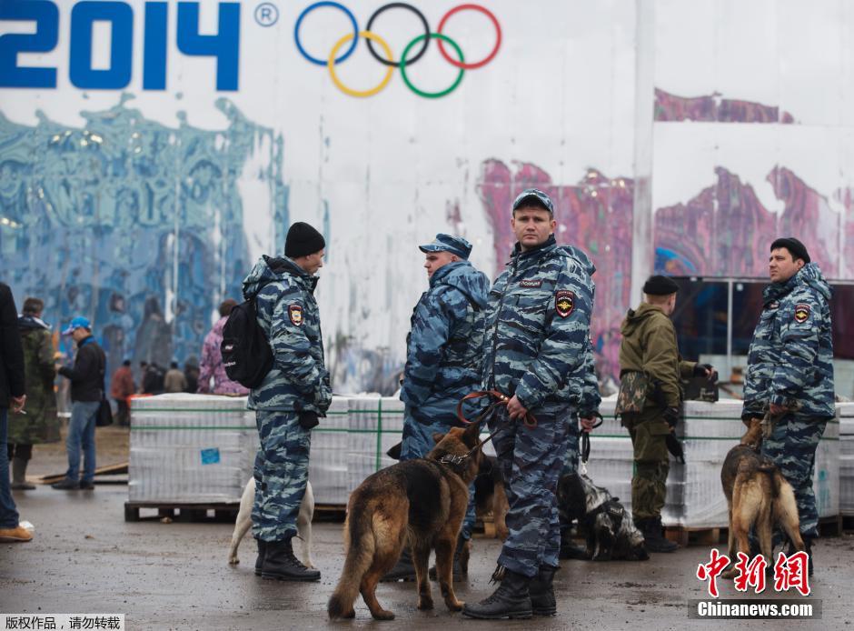 当地时间1月29日，俄罗斯索契，2014年索契冬奥会，俄罗斯军方在奥林匹克公园周边部署放空导弹系统。