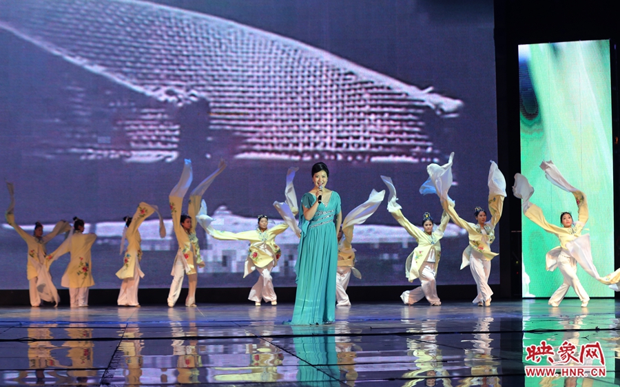 河南省歌舞剧院王园园倾情演唱《念奴娇·追思焦裕禄》。