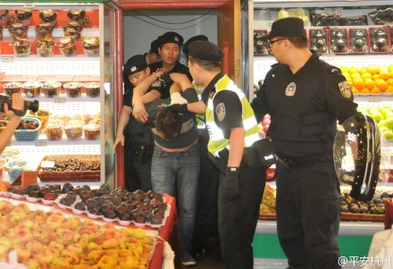 杭州发生人质劫持事件 嫌犯当场被抓几天前刚出戒毒所