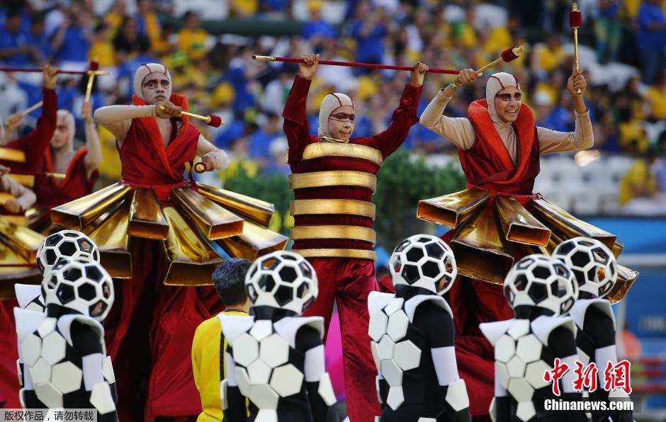 北京时间6月13日凌晨2时，巴西世界杯正式拉开帷幕。