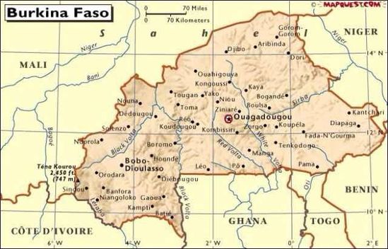 飞机失事地点布基纳法索首都瓦加杜古（图中红圈位置）