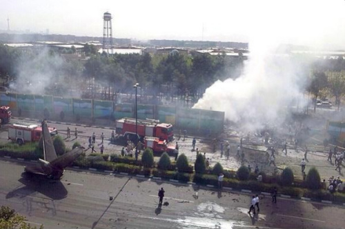 伊朗客机在首都坠毁官方确认事故造成39死9伤（图）