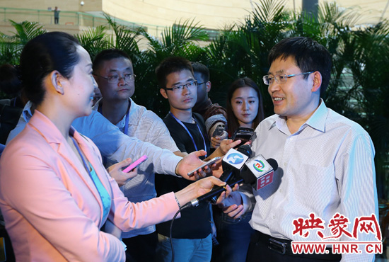 浪潮集团首席科学长、执行总裁王恩东接受采访