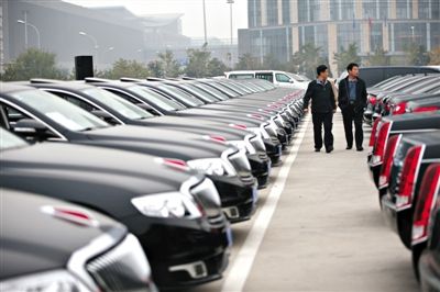 昨日，北京市交通委召开APEC交通服务保障誓师动员大会，大会保障车亮相。