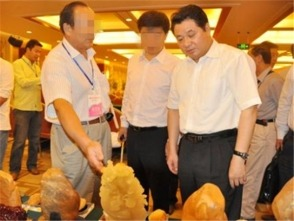 倪发科被曝爱玉成痴
