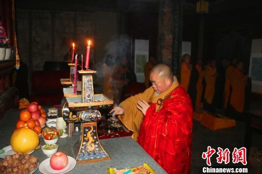 少林寺方丈释永信率僧众祭祖 沿袭千年传统(图)