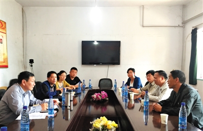 5月16日，中央信访督查组在山西省陵川县督查信访案件会见信访人。