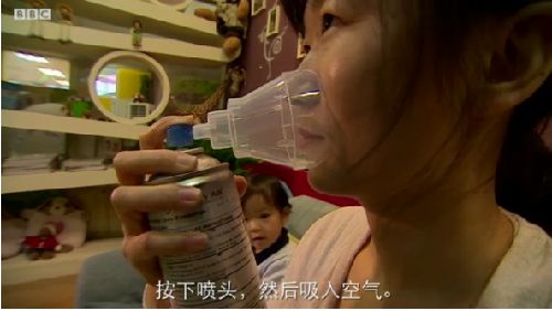 北京的全职妈妈李天琴就为自己和孩子买了一罐。
