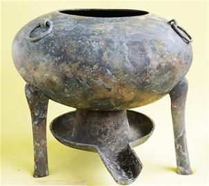 海昏侯墓中出土了目前发现最早的火锅和装有芋头的蒸馏器
