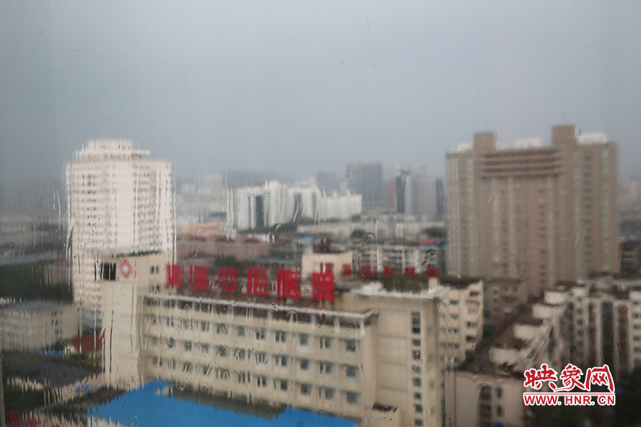 17时39分,郑州强降雨渐停。