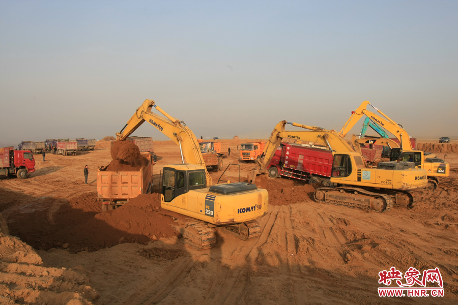 许昌禹州长葛段1标工程建设 余培松摄