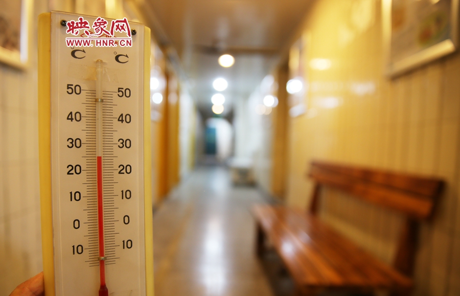 金水区人防办（珠江琴行）纳凉处温度为25度。