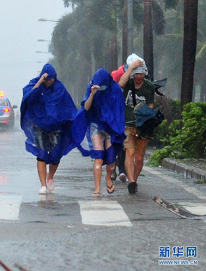 超强台风“威马逊”登陆海南 最大风力17级