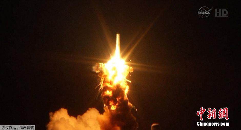 美国宇航局火箭升空6秒后发生爆炸