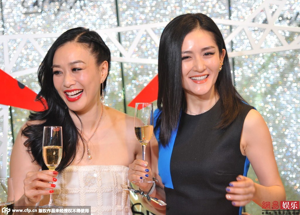 谢娜豪饮破怀孕传闻 与钟丽缇斗艳