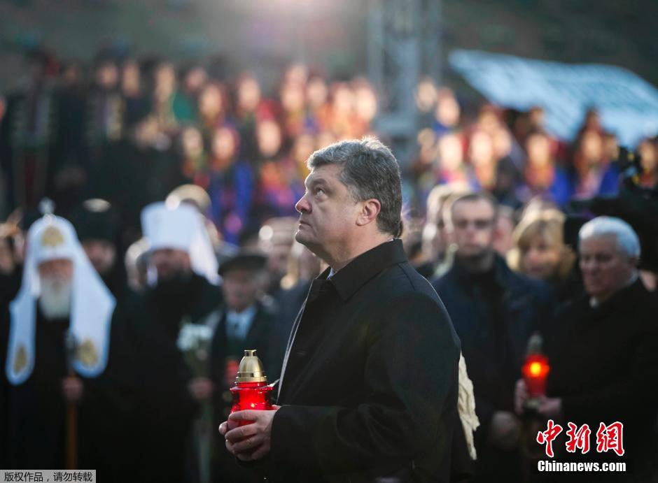 当地时间2014年11月22日，乌克兰基辅，民众举行仪式纪念1932-1933乌克兰大饥荒81周年