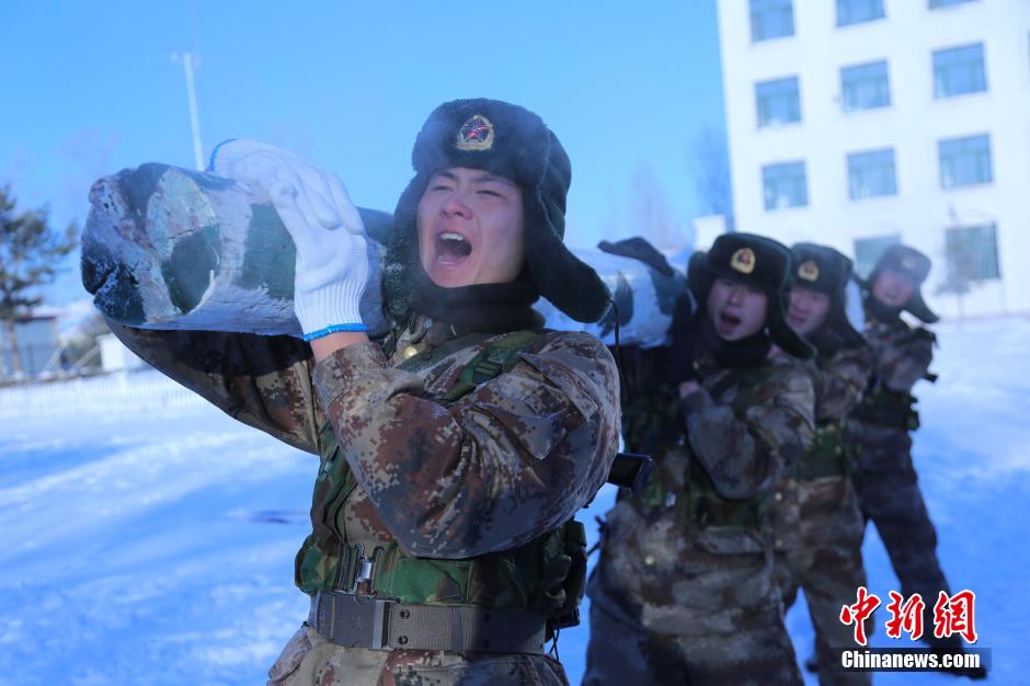 北疆官兵零下32度雪地冬训