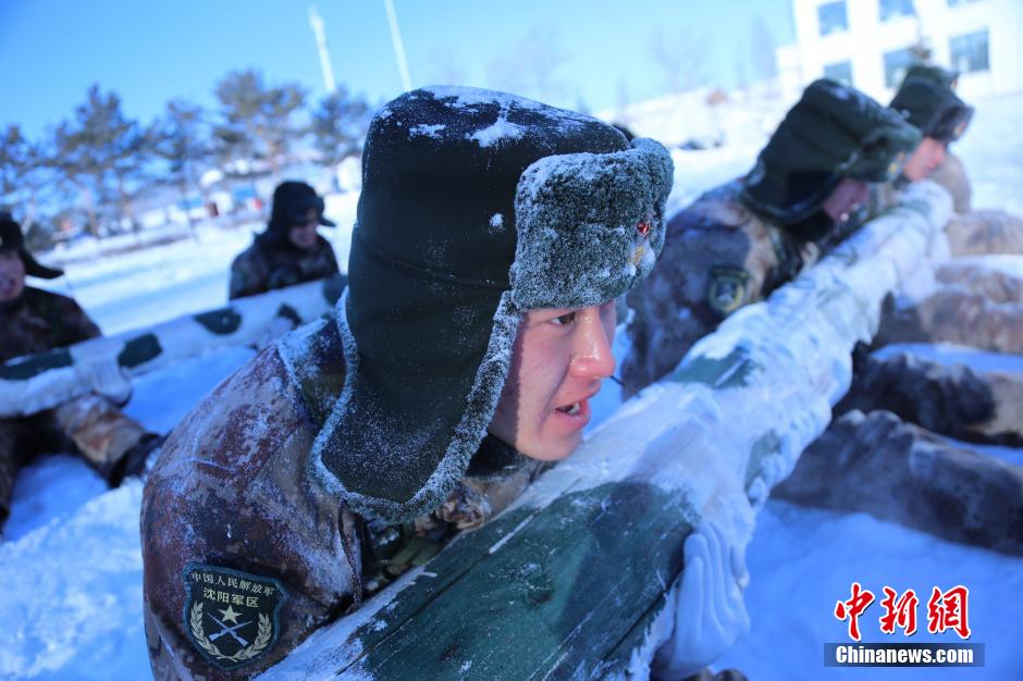 北疆官兵零下32度雪地冬训