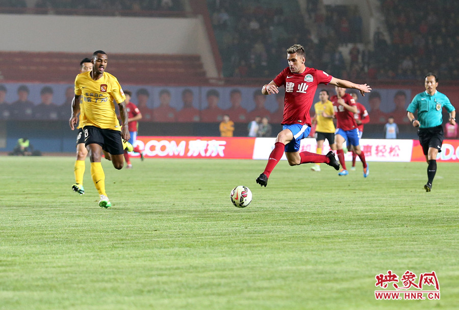 河南建业2:1力克广州恒大