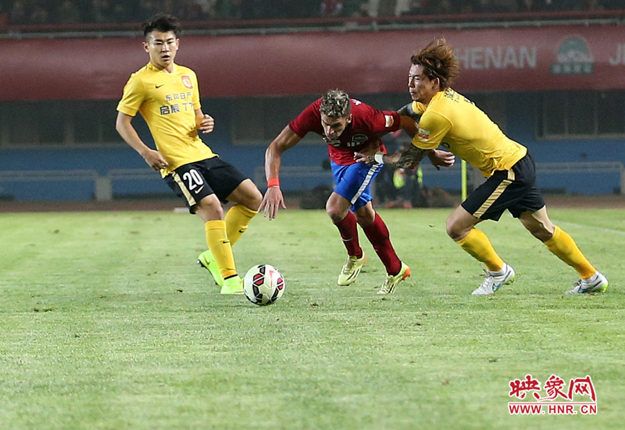 河南建业2:1力克广州恒大